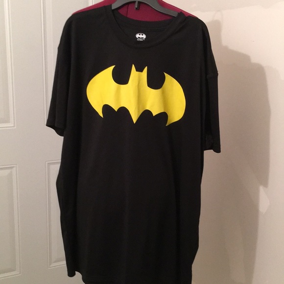 DC Comics Other - NWOT BATMAN SHIRT